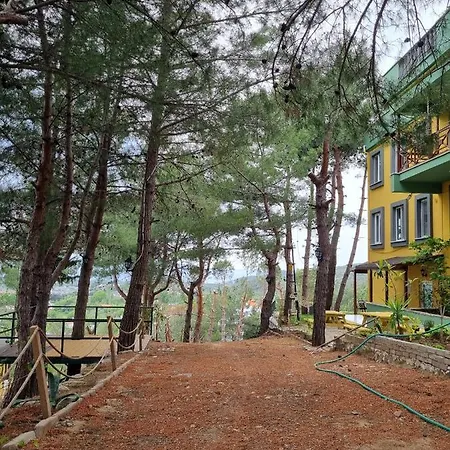 Sari Konak Butik Gure